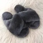 сиви домашни чехли от агнешка кожа