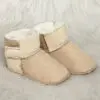 бежови бебешки буйки от овча кожа