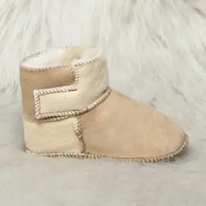 кожена бебешка буйка в бежово