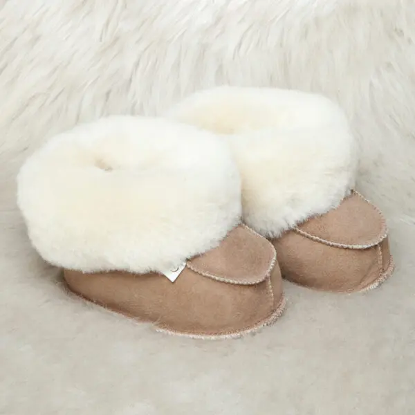 бежови кожени буйки милвена