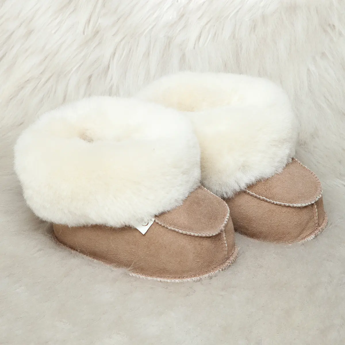 бежови кожени буйки милвена