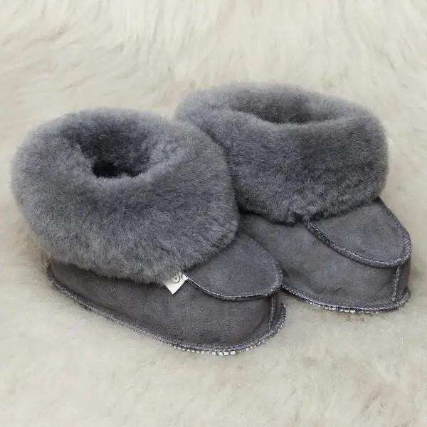 сиви кожени буйки от овча кожа