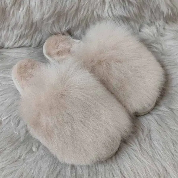 Удобни дамски отворени чехли от агнешка кожа | Milvena | Милвена - Български кожени изделия от агнешка кожа Дамски отворени чехли модел 3913 хъни