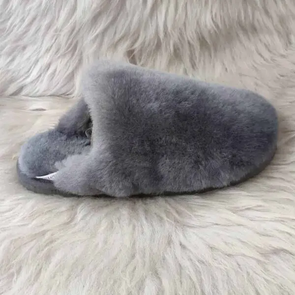 Изберете дамски чехли - меки и топли на добра цена | Milvena | Милвена - Български кожени изделия от агнешка кожа Дамски чехли модел 3911 сиви