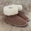 Изберете качествени меки и топли детски ботуши модел 2401 светло кафяви с бие | Milvena | Милвена - Български кожени изделия от агнешка кожа Детски ботуши модел 2401 светло кафяви с бие