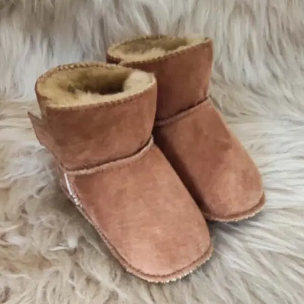 Messenger_creation_C5C64CB7-F774-47EC-AB22-5BC7197214EC | Milvena | Милвена - Български кожени изделия от агнешка кожа