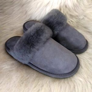 сиви дамски чехли за вкъщи | Milvena | Милвена - Български кожени изделия от агнешка кожа дамски домашни чехли от агнешка кожа