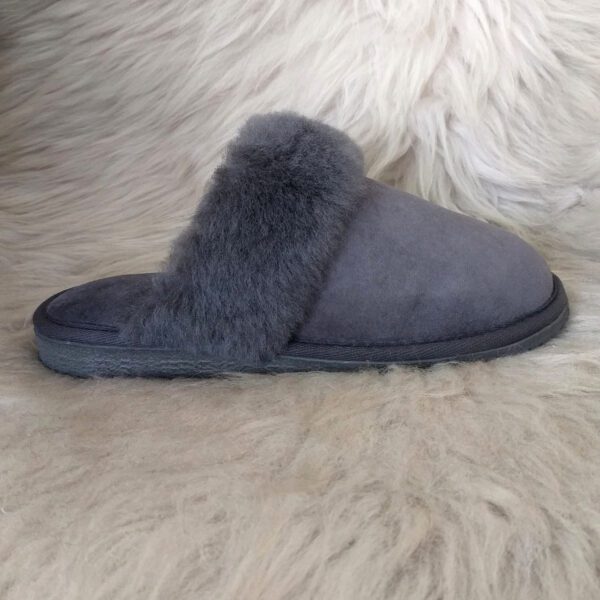 вълнени домашни дамски чехли | Milvena | Милвена - Български кожени изделия от агнешка кожа дамски сиви чехли за вкъщи