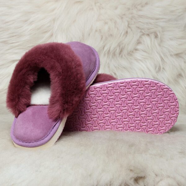 дамски чехли домашни с лилав пух | Milvena | Милвена - Български кожени изделия от агнешка кожа дамски свето лилави чехли за вкъщи