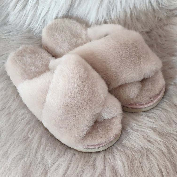 домашни дамски чехли от овча кожа