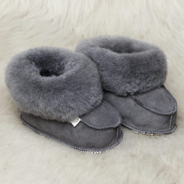 сиви кожени буйки от овча кожа