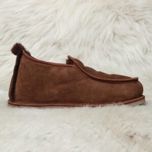 пантоф от агнешка кожа в кафяво