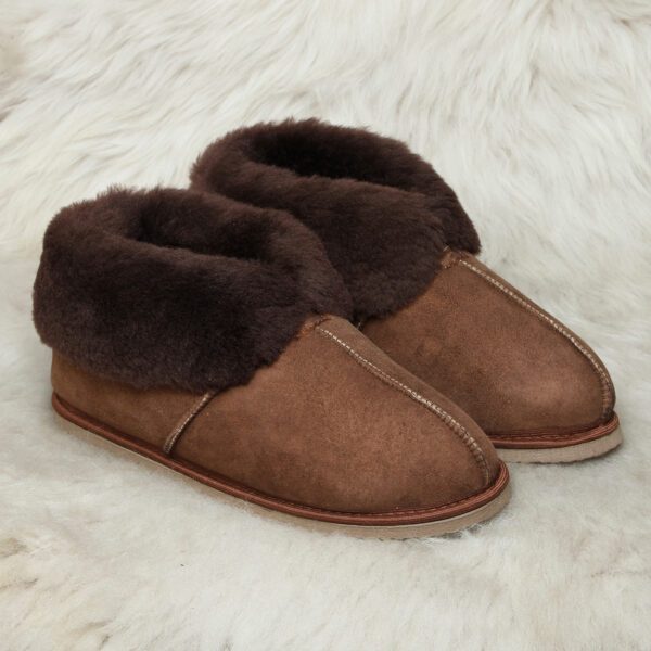 кожени пантофи от агнешка кожа в кафяво | Milvena | Милвена - Български кожени изделия от агнешка кожа кафяви кожени пантофи от вълна