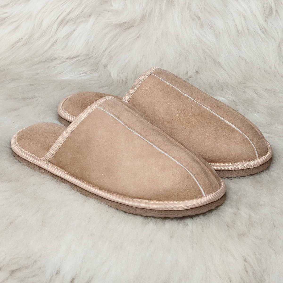 бежови пантофи за вкъщи от милвена