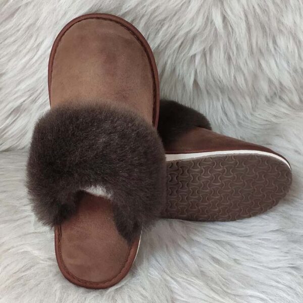 Чудесни дамски чехли за дома, произведени от Милвена | Milvena | Милвена - Български кожени изделия от агнешка кожа Дамски чехли модел 3150 тъмно кафяви с тъмно бие - българско производство