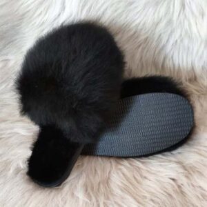 Изберете дамски чехли с отворени пръсти от агнешка кожа | Milvena | Милвена - Български кожени изделия от агнешка кожа Дамски отворени чехли модел 3913 черни