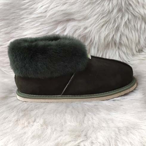 Удобни качествени мъжки пантофи модел 4650 тъмно кафяви | Milvena | Милвена - Български кожени изделия от агнешка кожа Мъжки пантофи модел 4650 тъмно кафяви