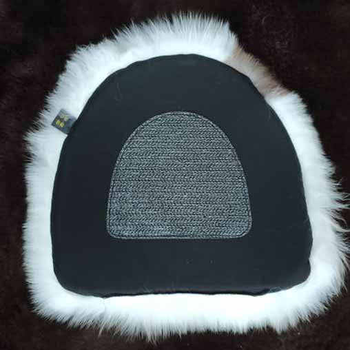 Закупете качествената възглавница от цяла агнешка кожа елипса българско производство | Milvena | Милвена - Български кожени изделия от агнешка кожа Възглавница от цяла агнешка кожа елипса