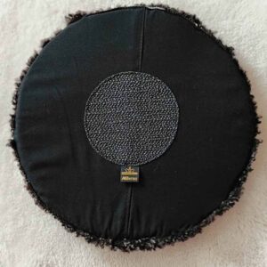 Възглавница от парчета агнешка кожа кръг тъмно кафяво от агнешка кожа | Milvena | Милвена - Български кожени изделия от агнешка кожа Възглавница от парчета агнешка кожа кръг тъмно кафяво