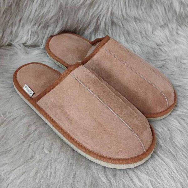 Избери страхотен модел мъжки чехли | Milvena | Милвена - Български кожени изделия от агнешка кожа Мъжки чехли модел 4155 цвят чесна