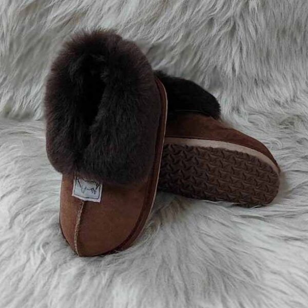 Изключително удобни детски пантофи модел 2650 тъмно кафяво | Milvena | Милвена - Български кожени изделия от агнешка кожа Детски пантофи модел 2650 тъмно кафяво