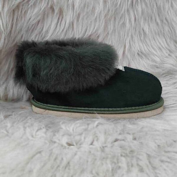 Детски пантофи модел 2650 тъмно зелени - гарантирано качество | Milvena | Милвена - Български кожени изделия от агнешка кожа Детски пантофи модел 2650 тъмно зелени