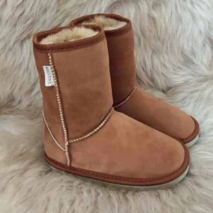 Качествени детски ботуши модел 2401 цвят чесна с бие | Milvena | Милвена - Български кожени изделия от агнешка кожа Детски ботуши модел 2401 цвят чесна с бие